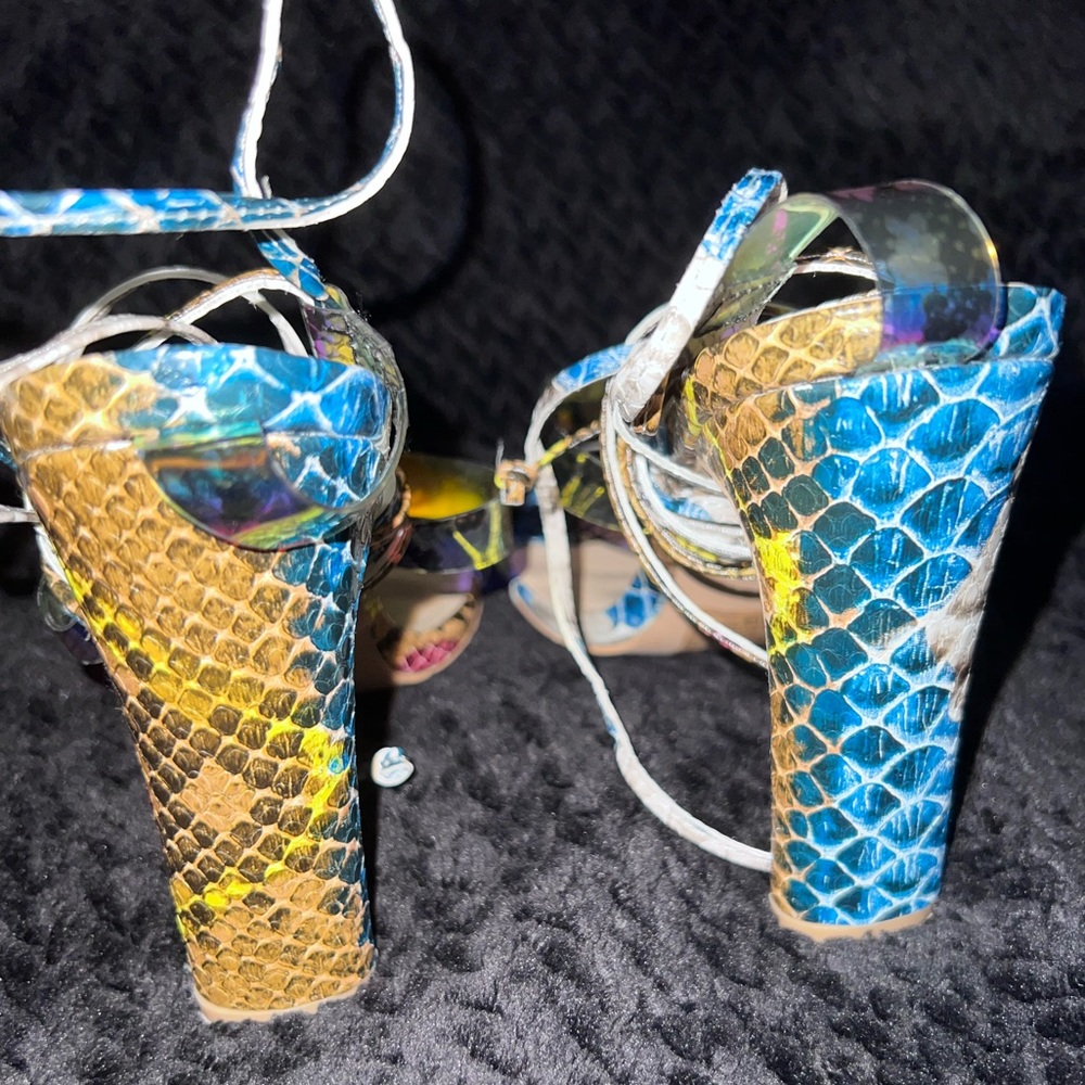Multi-color - Picture 4 of 6